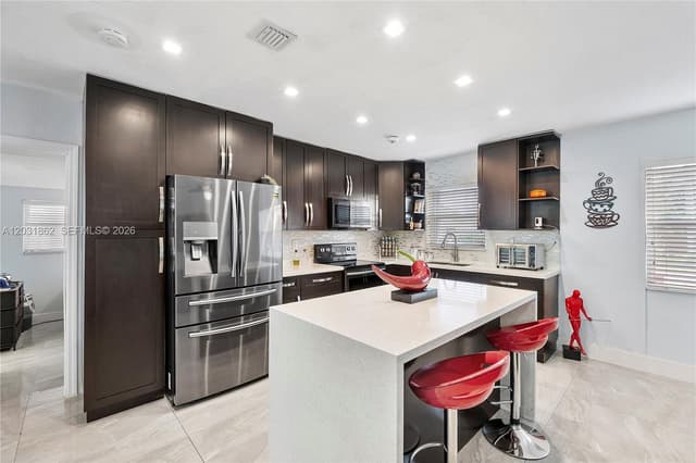 6810 Douglas St, Hollywood FL 33024 - Hollywood, FL - Photo 6