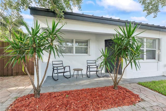 6810 Douglas St, Hollywood FL 33024 - Hollywood, FL - Photo 7