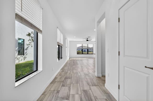 8792 Antarus Drive, Lake Worth FL 33467 - Lake Worth, FL - Photo 2