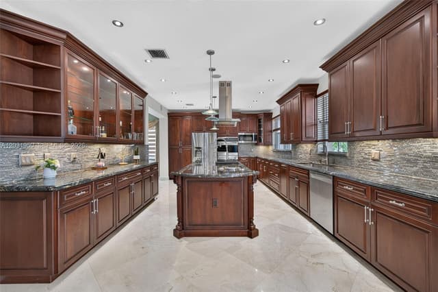 830 Hawthorn Ter, Weston FL 33327 - Weston, FL - Photo 7