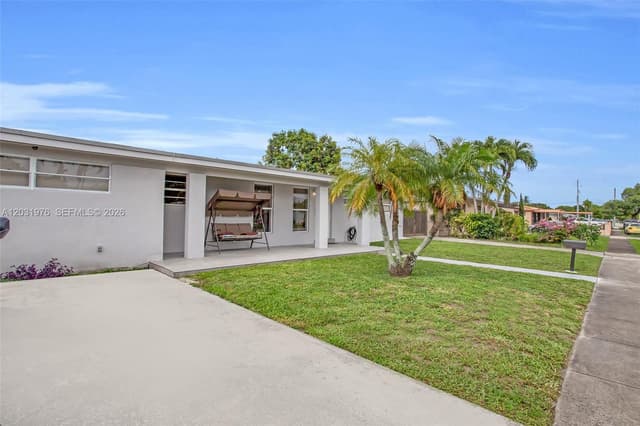 855 W 70th Pl, Hialeah FL 33014 - Hialeah, FL - Photo 4