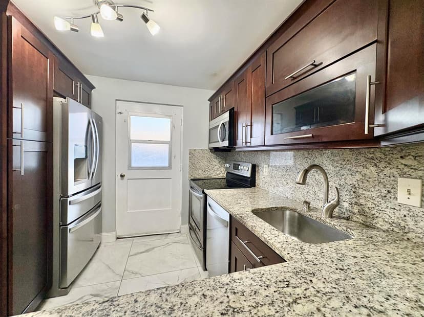 5700 NW 2nd Avenue # 311, Boca Raton FL 33487