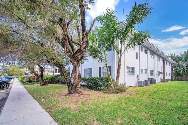 1100 Atlantic Shores Blvd # 405, Hallandale Beach FL 33009 - Hallandale Beach, FL - Photo 2