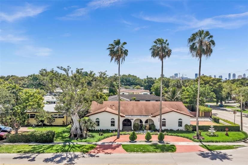 19901 Highland Lakes Blvd, Miami FL 33179