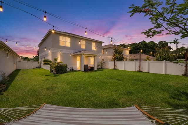4506 Catalina Way, FL 33463 - Photo 2