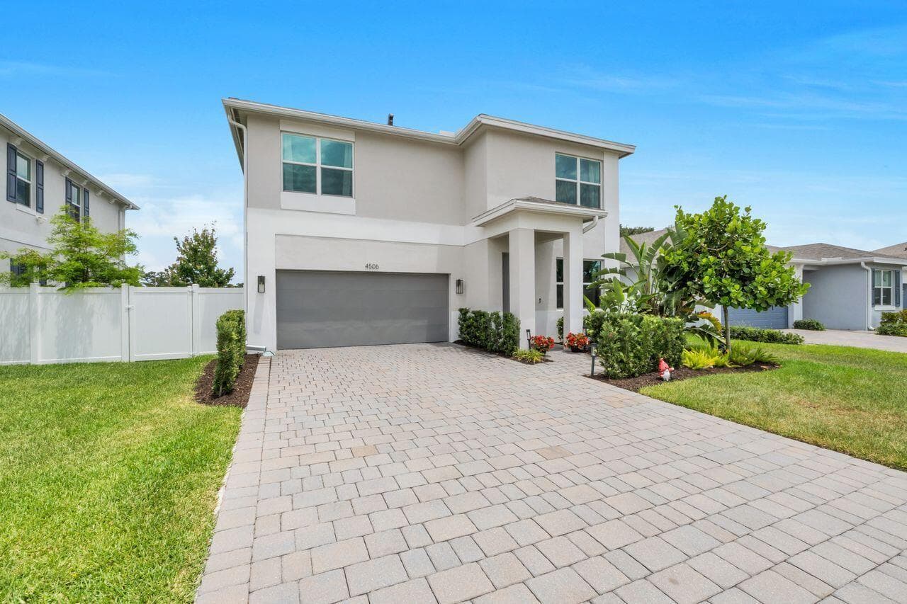 4506 Catalina Way, FL 33463 - Photo 1