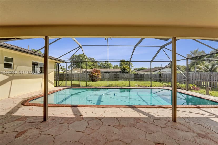 7421 NW 8th Ct, Plantation FL 33317