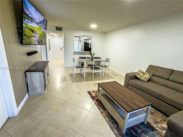 1200 SW 137th Ave # 305E, Pembroke Pines FL 33027 - Pembroke Pines, FL - Photo 2