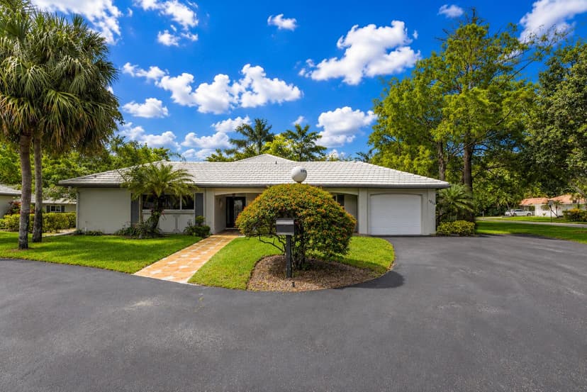 1019 E Cypress Drive, Pompano Beach FL 33069