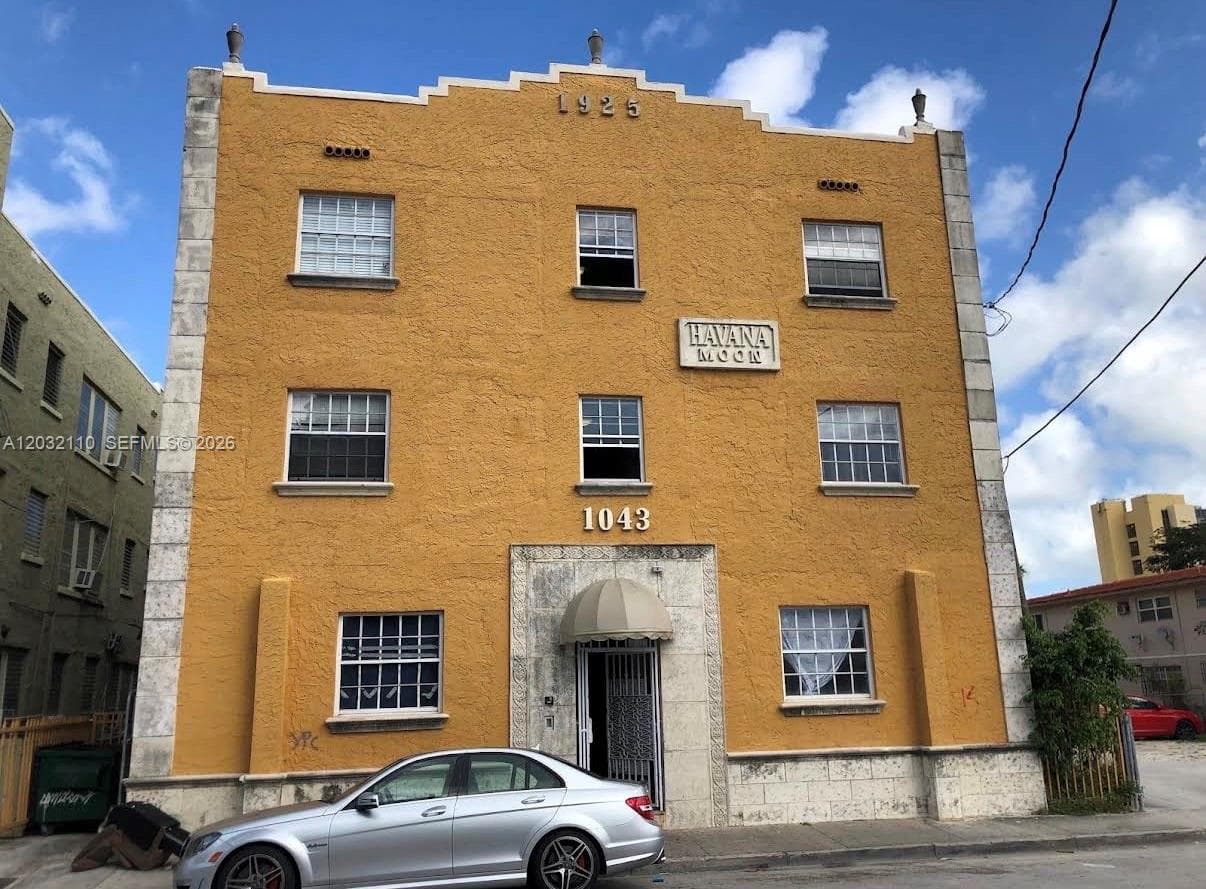 1043 NW 2nd St # 2, Miami FL 33128 - Miami, FL - Photo 1