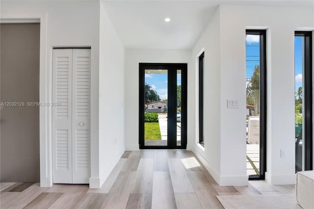 2665 Johnson St, Hollywood FL 33020 - Hollywood, FL - Photo 2