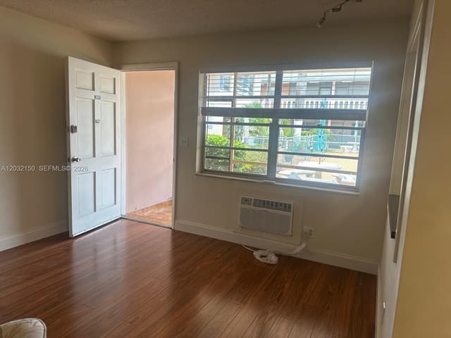 160 NE 8th Ave # 25A, Hallandale Beach FL 33009 - Hallandale Beach, FL - Photo 2
