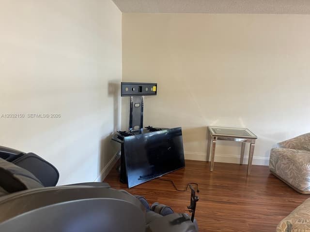160 NE 8th Ave # 25A, Hallandale Beach FL 33009 - Hallandale Beach, FL - Photo 6