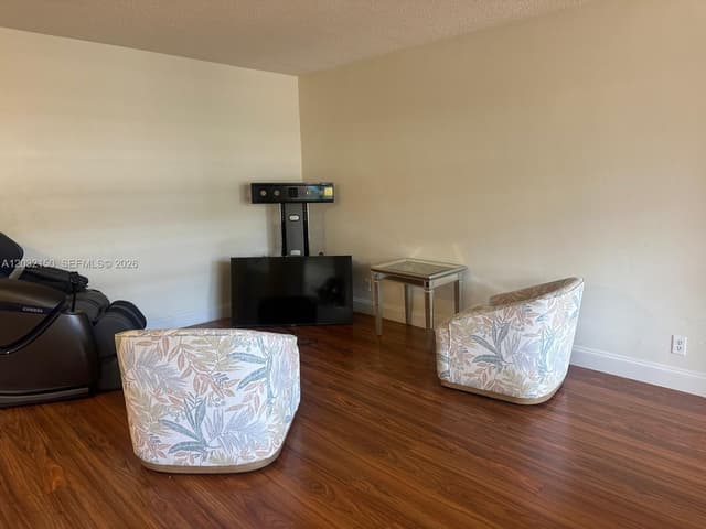 160 NE 8th Ave # 25A, Hallandale Beach FL 33009 - Hallandale Beach, FL - Photo 5