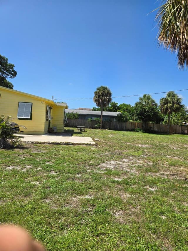 239 NE 18th Avenue, Pompano Beach FL 33060 - Pompano Beach, FL - Photo 2