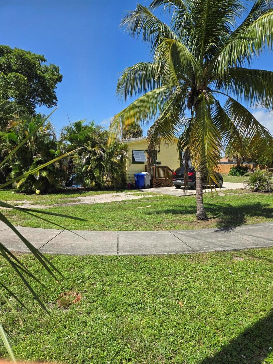 239 NE 18th Avenue, Pompano Beach FL 33060 - Pompano Beach, FL - Photo 1