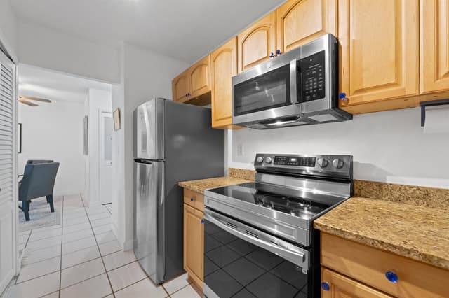 720 Orton Avenue # 402, Fort Lauderdale FL 33304 - Fort Lauderdale, FL - Photo 5