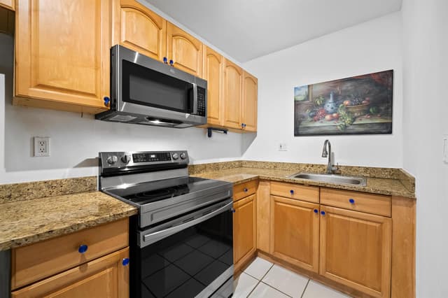 720 Orton Avenue # 402, Fort Lauderdale FL 33304 - Fort Lauderdale, FL - Photo 4