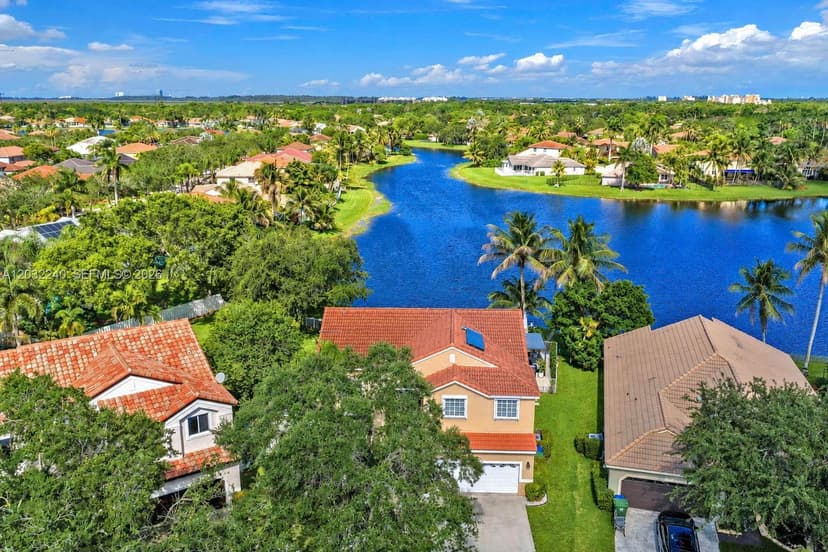 480 Cambridge Dr, Weston FL 33326