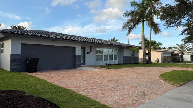 2521 NE 45th Street, Lighthouse Point FL 33064 - Lighthouse Point, FL - Photo 2