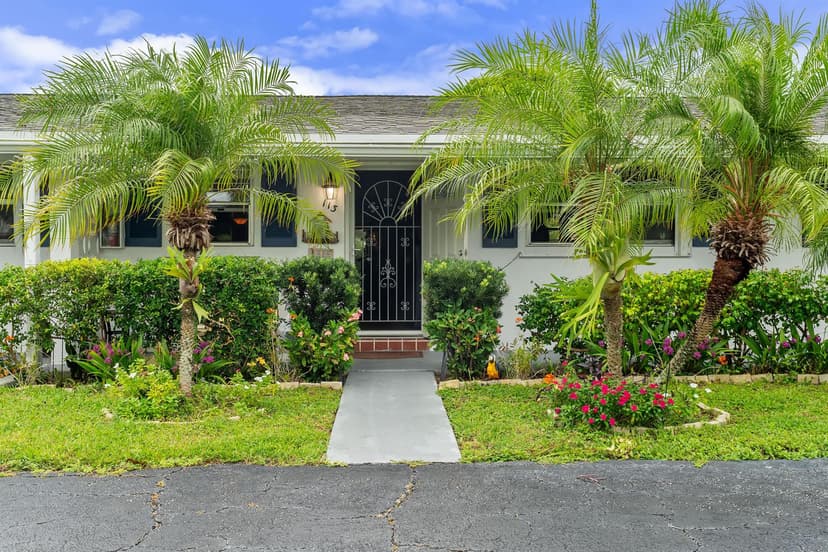 2017 SW Golf Lane # 113, Boynton Beach FL 33426