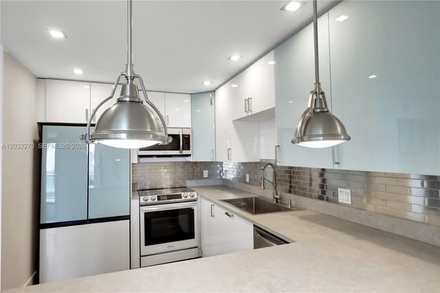100 Bayview Dr # 1008, Sunny Isles Beach FL 33160 - Sunny Isles Beach, FL - Photo 5