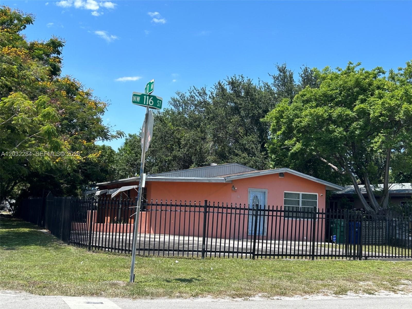 997 NW 116th St, Miami FL 33168