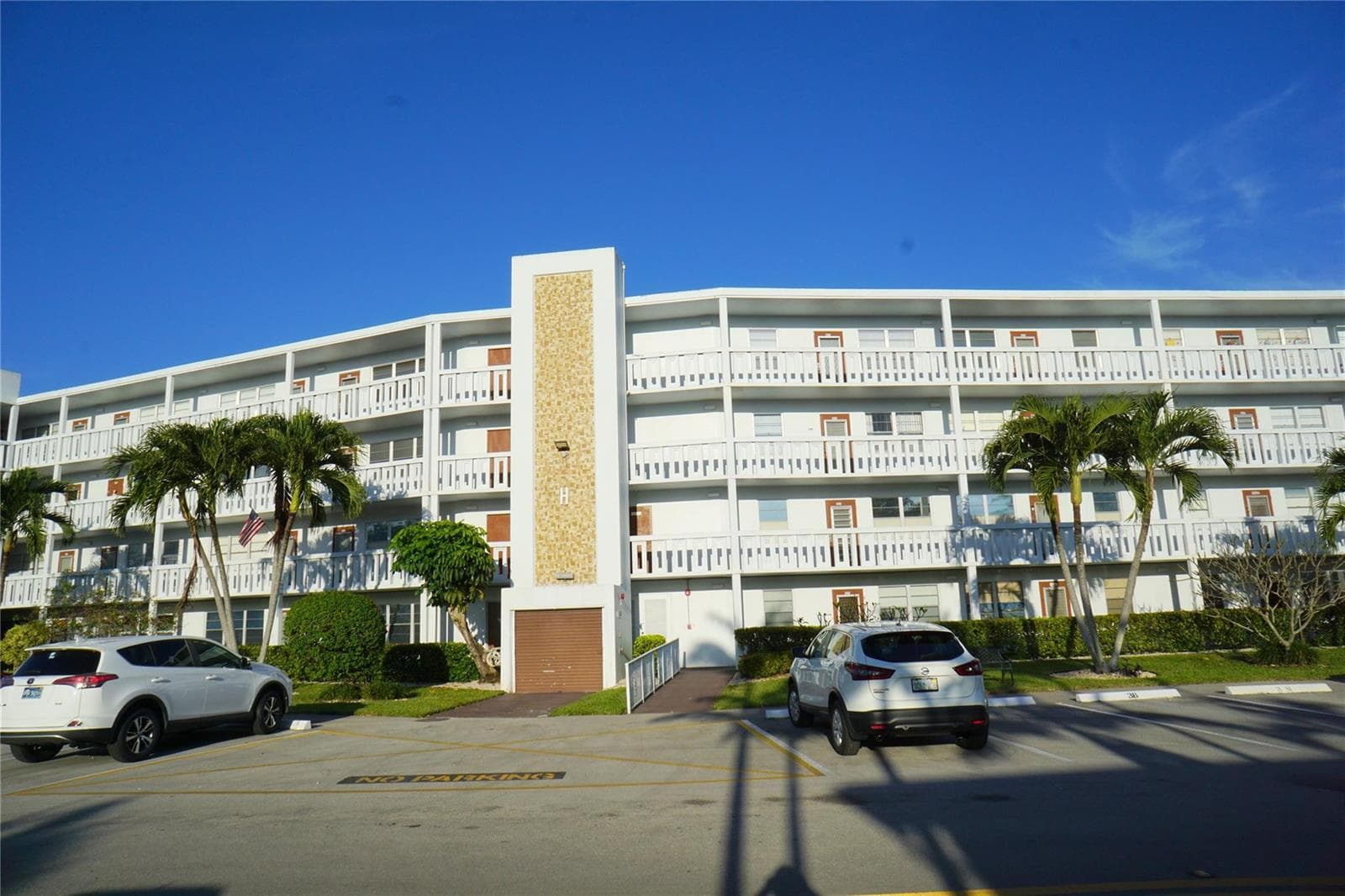 4029 Newport # 4029, Deerfield Beach FL 33442 - Deerfield Beach, FL - Photo 1