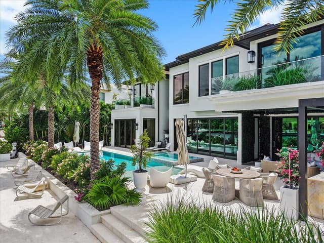 70 Isla Bahia Drive, Fort Lauderdale FL 33316 - Fort Lauderdale, FL - Photo 2