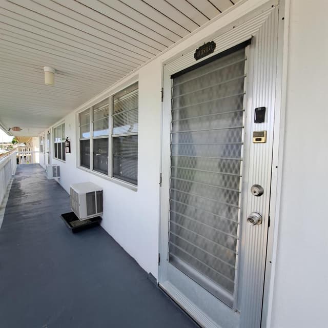 53 Northampton C, West Palm Beach FL 33417 - West Palm Beach, FL - Photo 2