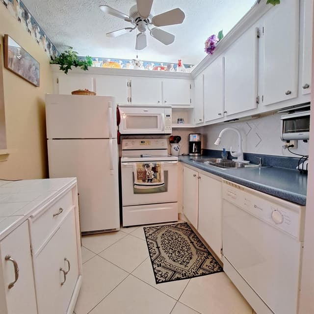 53 Northampton C, West Palm Beach FL 33417 - West Palm Beach, FL - Photo 7