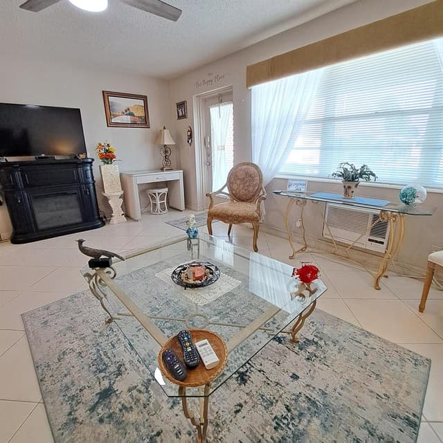 53 Northampton C, West Palm Beach FL 33417 - West Palm Beach, FL - Photo 4