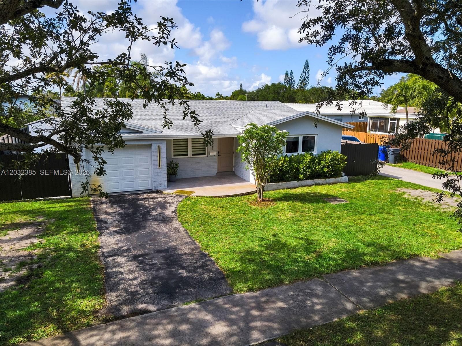 4621 Johnson St, Hollywood FL 33021