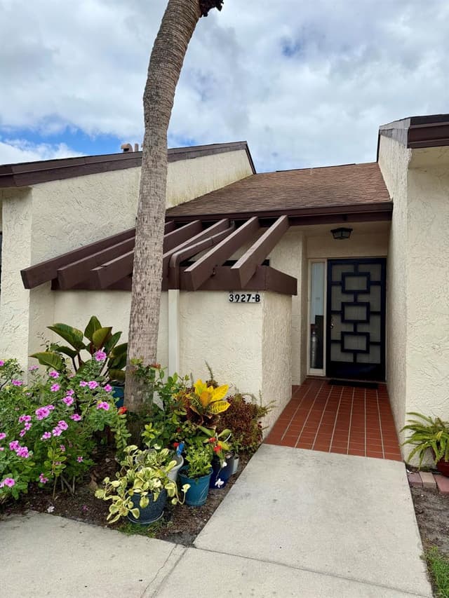 3927 Vine Tree Trail # B, Lake Worth FL 33467 - Lake Worth, FL - Photo 2