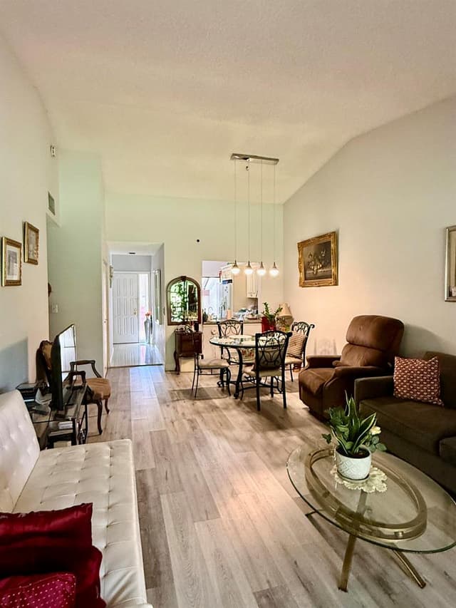3927 Vine Tree Trail # B, Lake Worth FL 33467 - Lake Worth, FL - Photo 5