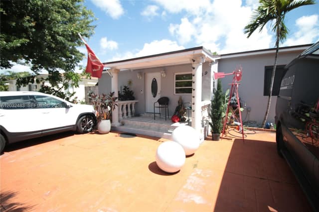 359 E 12th St, Hialeah FL 33010 - Hialeah, FL - Photo 6