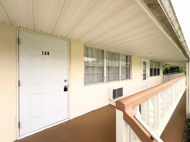 124 E Andover E # 124, West Palm Beach FL 33417 - West Palm Beach, FL - Photo 2