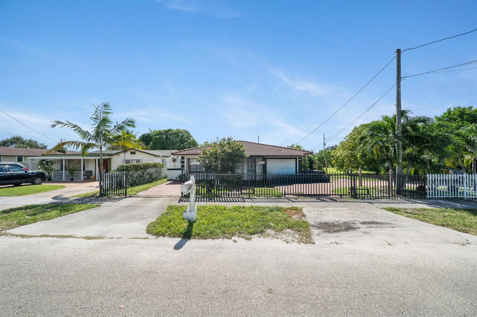 5720 Flagler Street, Hollywood FL 33023 - Hollywood, FL - Photo 1