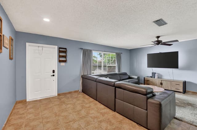 1140 NW 49th Street, Deerfield Beach FL 33064 - Deerfield Beach, FL - Photo 6