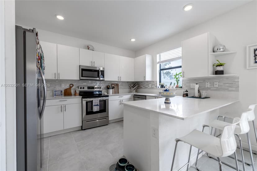 561 NW 204th St, Miami Gardens FL 33169