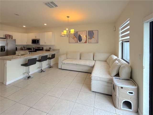 10606 W 32nd Ln, Hialeah FL 33018 - Hialeah, FL - Photo 5