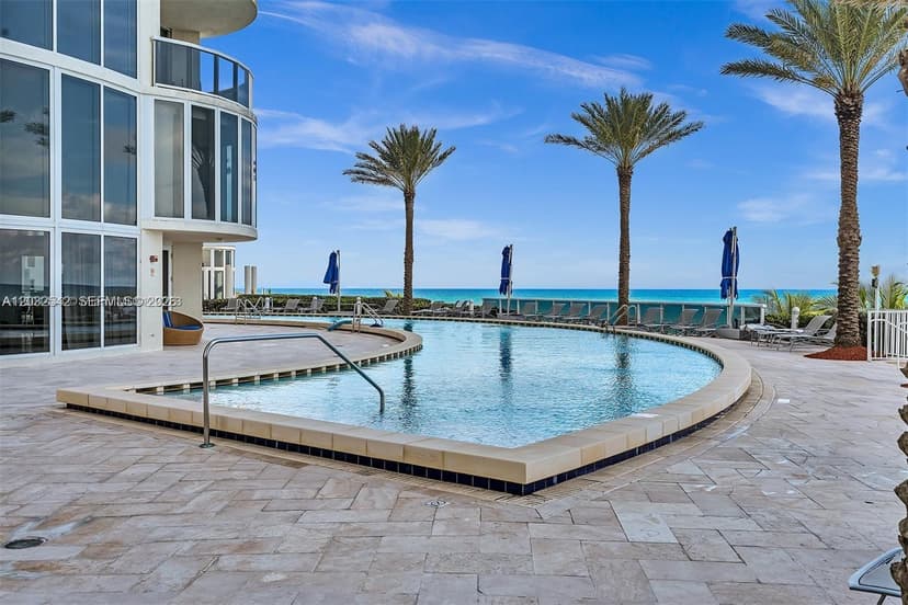 17201 Collins Ave# DEN # 1203, Sunny Isles Beach FL 33160