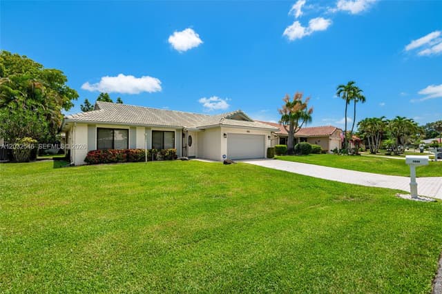 7905 Cloverfield Cir, Boca Raton FL 33433 - Boca Raton, FL - Photo 2
