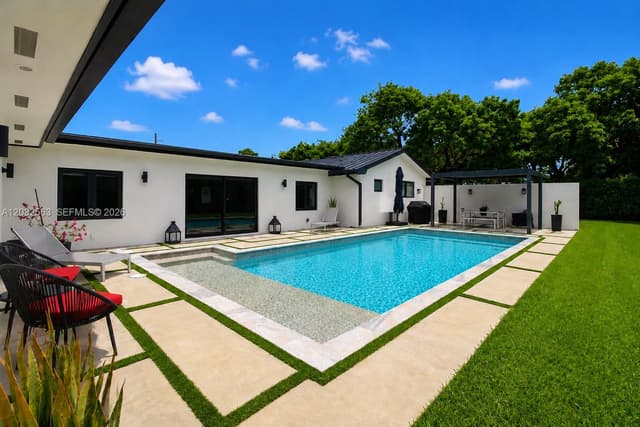 8700 SW 175th St, Palmetto Bay FL 33157 - Palmetto Bay, FL - Photo 4
