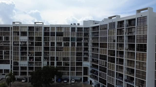 400 Leslie Dr # 1124, Hallandale Beach FL 33009 - Hallandale Beach, FL - Photo 3