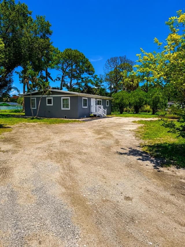 468 N 53rd Dr Drive N, FL 33415 - Photo 2