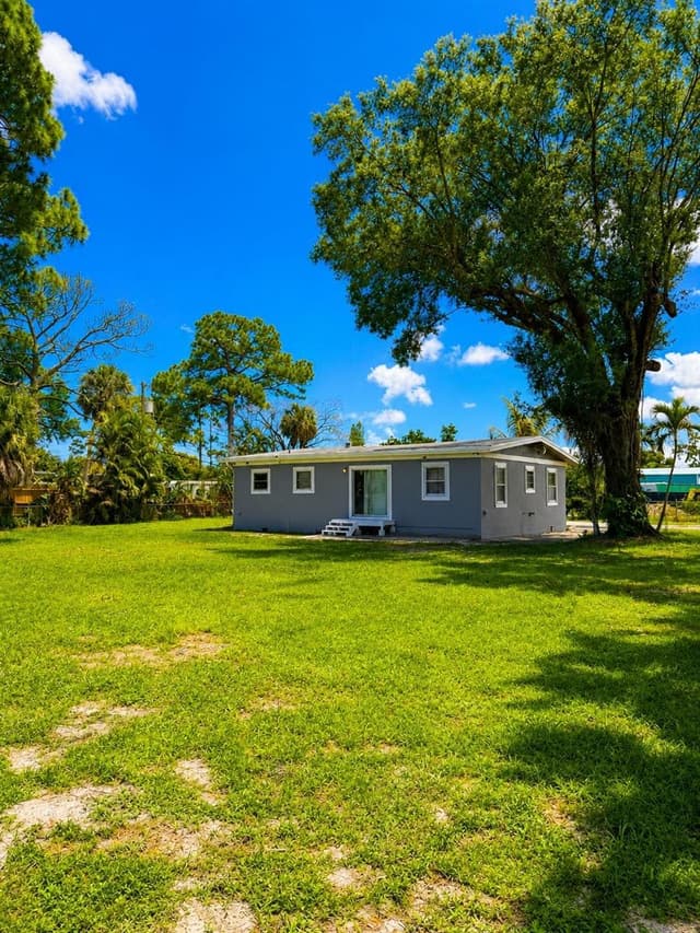 468 N 53rd Dr Drive N, FL 33415 - Photo 6