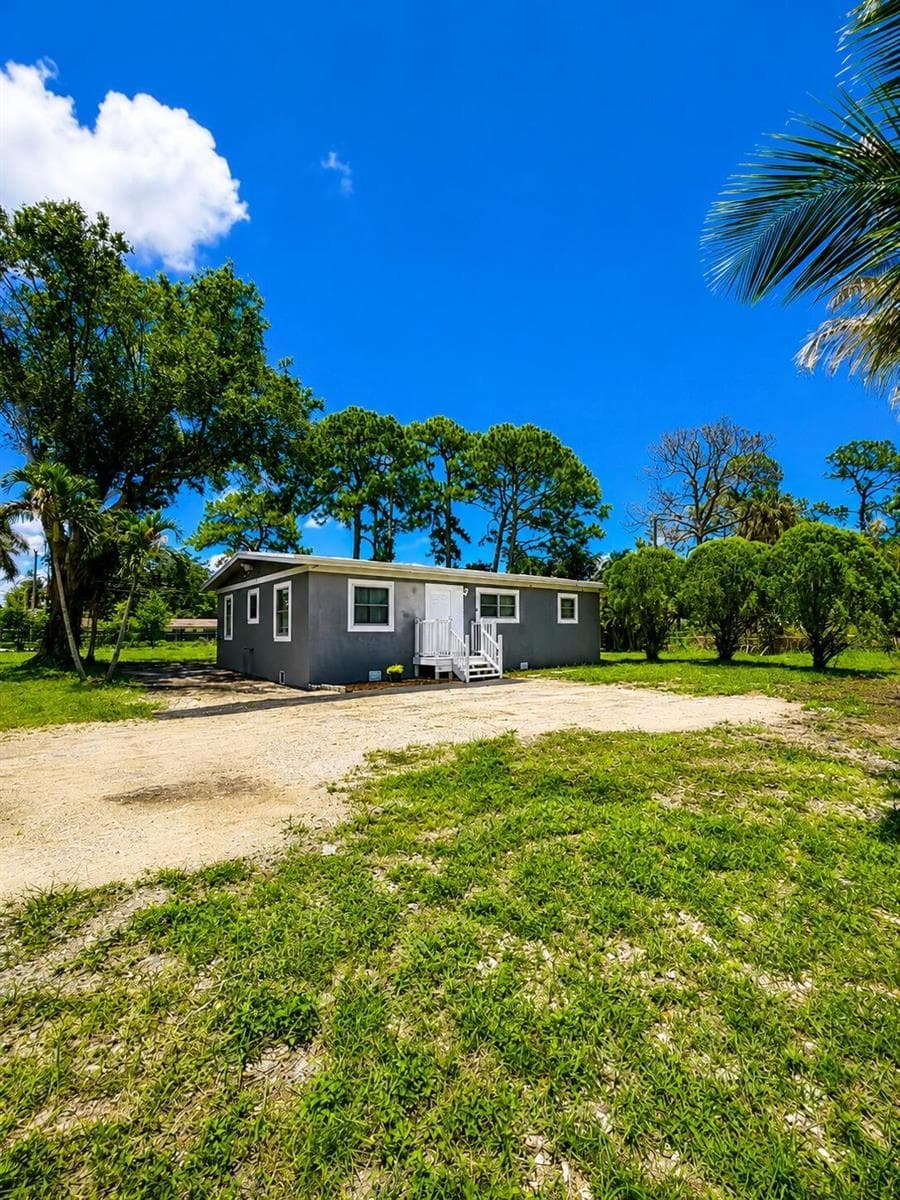 468 N 53rd Dr Drive N, FL 33415 - Photo 1