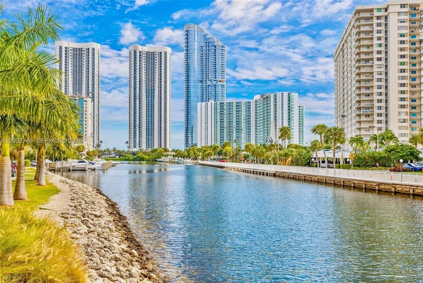 400 Kings Point Dr # 309, Sunny Isles Beach FL 33160