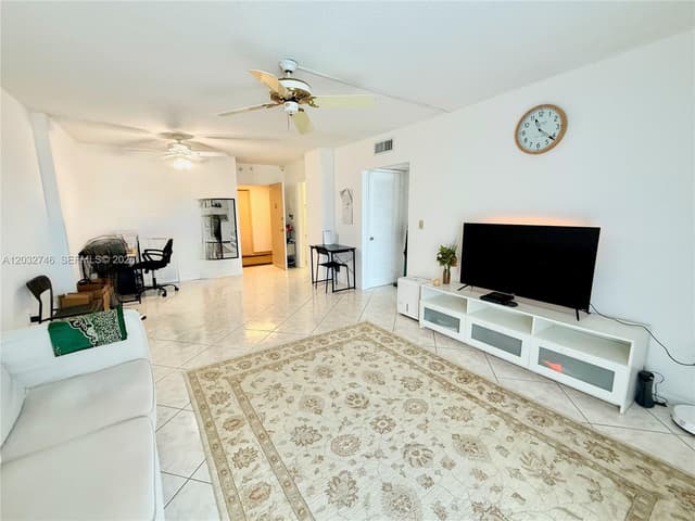 400 Kings Point Dr # 309, Sunny Isles Beach FL 33160 - Sunny Isles Beach, FL - Photo 4